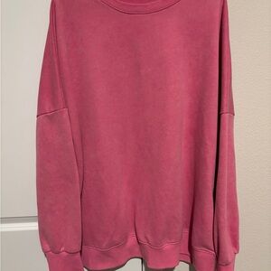Women’s deep pink oversized crewneck